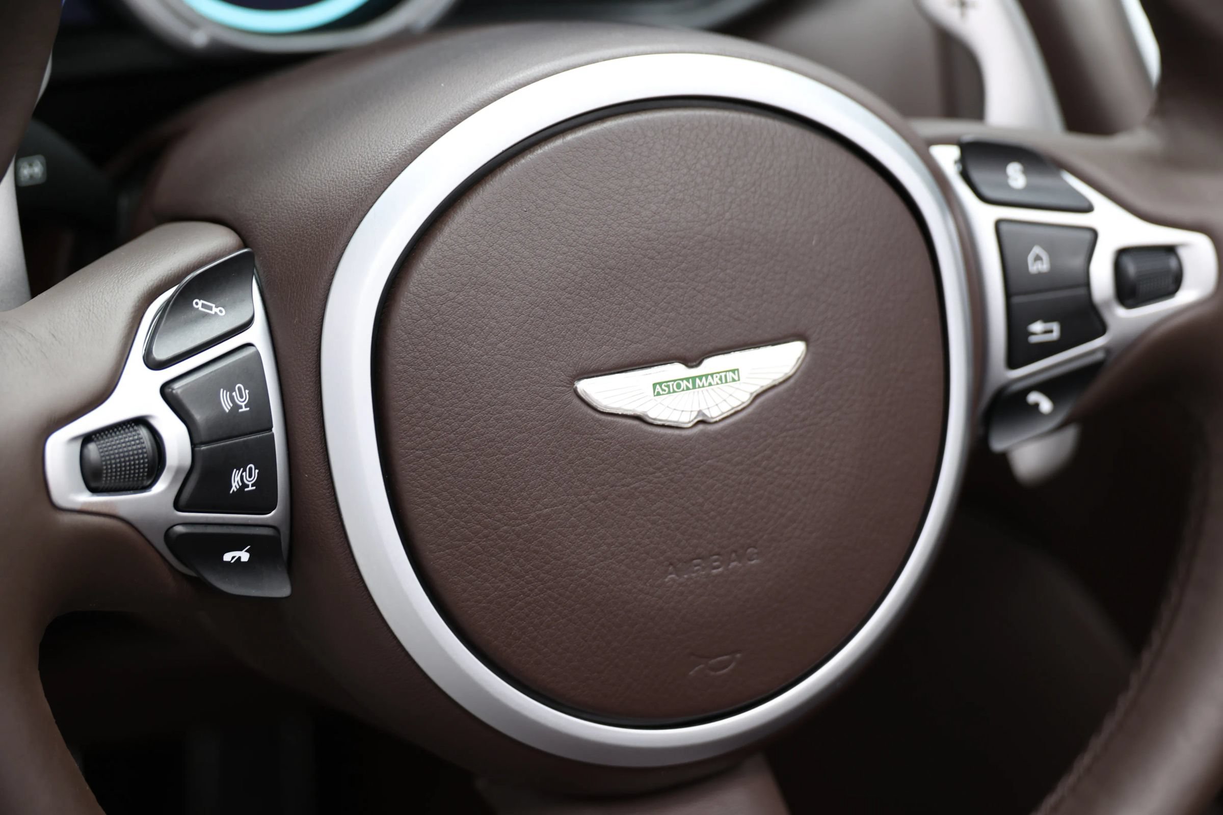 Used 2019 Aston Martin DB11 Volante RWD image 27