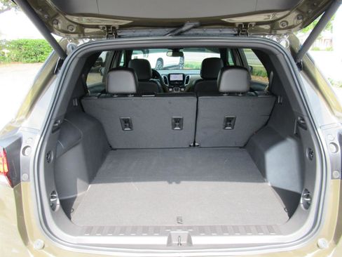 Used 2024 Chevrolet Equinox Premier image 34