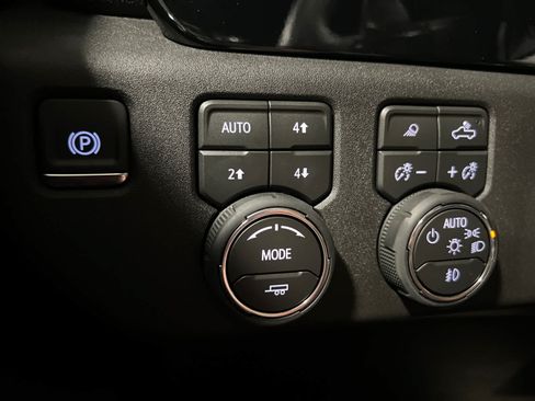 Used 2026 Chevrolet Silverado 1500 High Country w/ High Country Premium Package AWD/4WD image 15