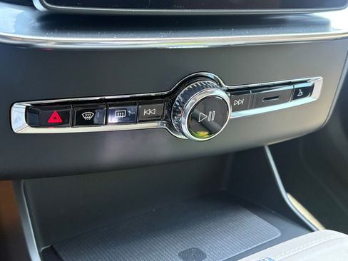 New 2026 Volvo XC90 B6 Plus w/ Protection Package Premier image 16