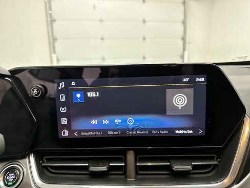 Used 2025 Chevrolet Trax ACTIV w/ Driver Confidence Package image 30