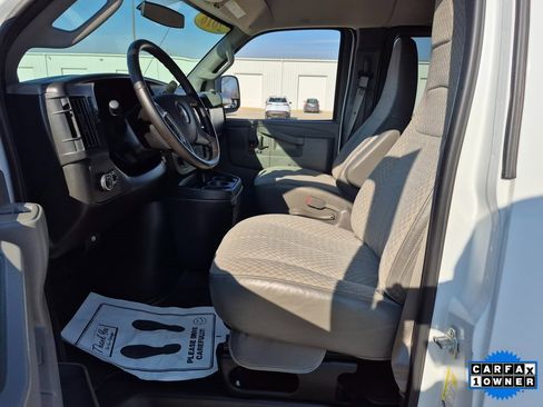 Used 2016 Chevrolet Express 3500 LT w/ LT Preferred Equipment Group image 9