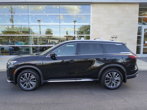 Certified 2026 INFINITI QX60 Luxe w/ Cargo Package image 7