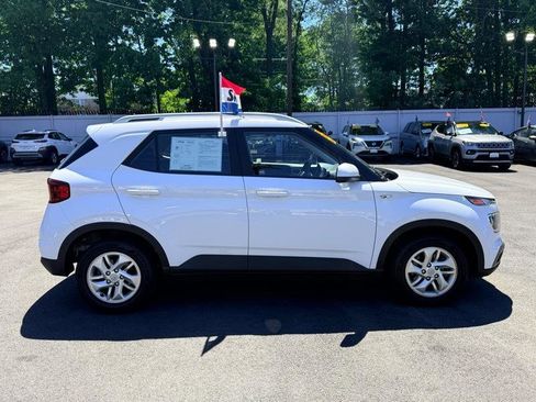 Used 2020 Hyundai Venue SEL FWD image 5