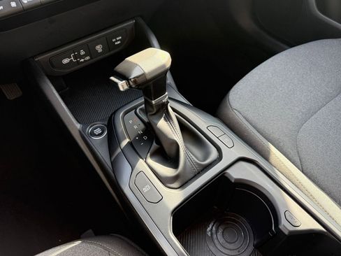 Used 2025 Kia K4 LXS image 42