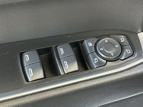 Used 2025 GMC Sierra 1500 SLT image 13