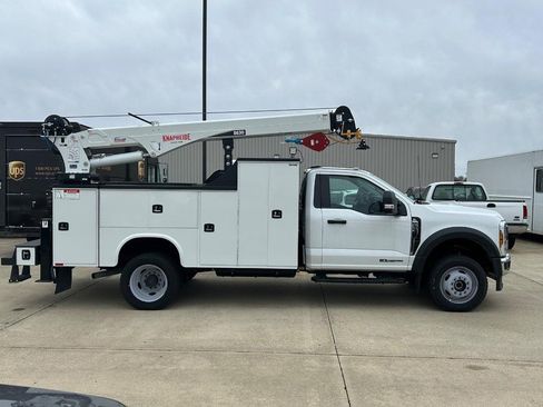 New 2024 Ford F550 4x4 Regular Cab Super Duty image 2