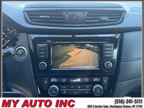Used 2018 Nissan Rogue SV AWD/4WD image 19