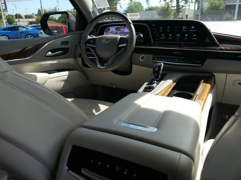 Used 2024 Cadillac Escalade Sport Platinum AWD/4WD image 26