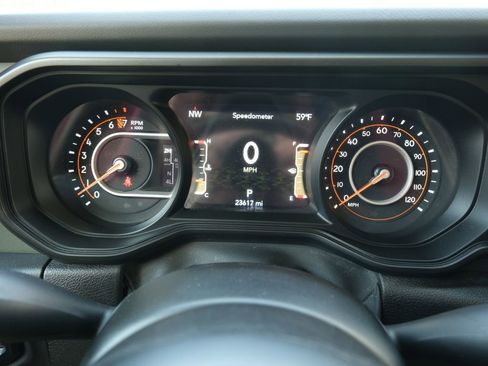 Used 2024 Jeep Gladiator Mojave AWD/4WD image 6