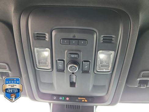 Certified 2023 Chevrolet Suburban Premier RWD image 33