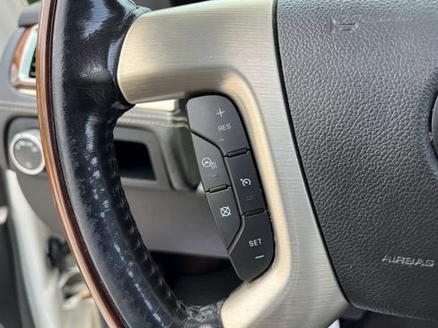 Used 2014 Cadillac Escalade Platinum AWD/4WD image 14
