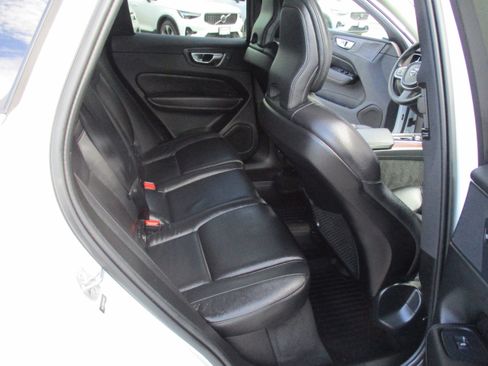 Certified 2023 Volvo XC60 B5 Plus image 15