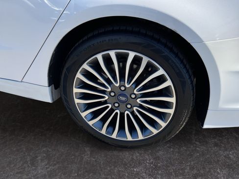 Used 2017 Ford Fusion Energi Titanium FWD image 9