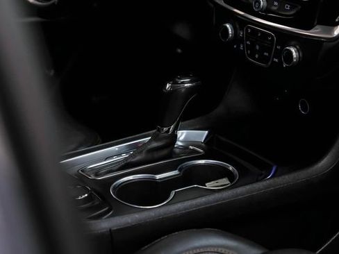 Used 2019 Chevrolet Traverse RS image 21