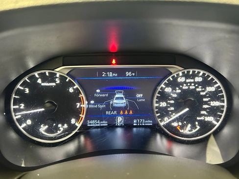 Used 2023 Nissan Altima 2.5 SV AWD/4WD image 11