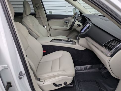 Used 2023 Volvo XC90 T8 Plus w/ Protection Package Premier image 33