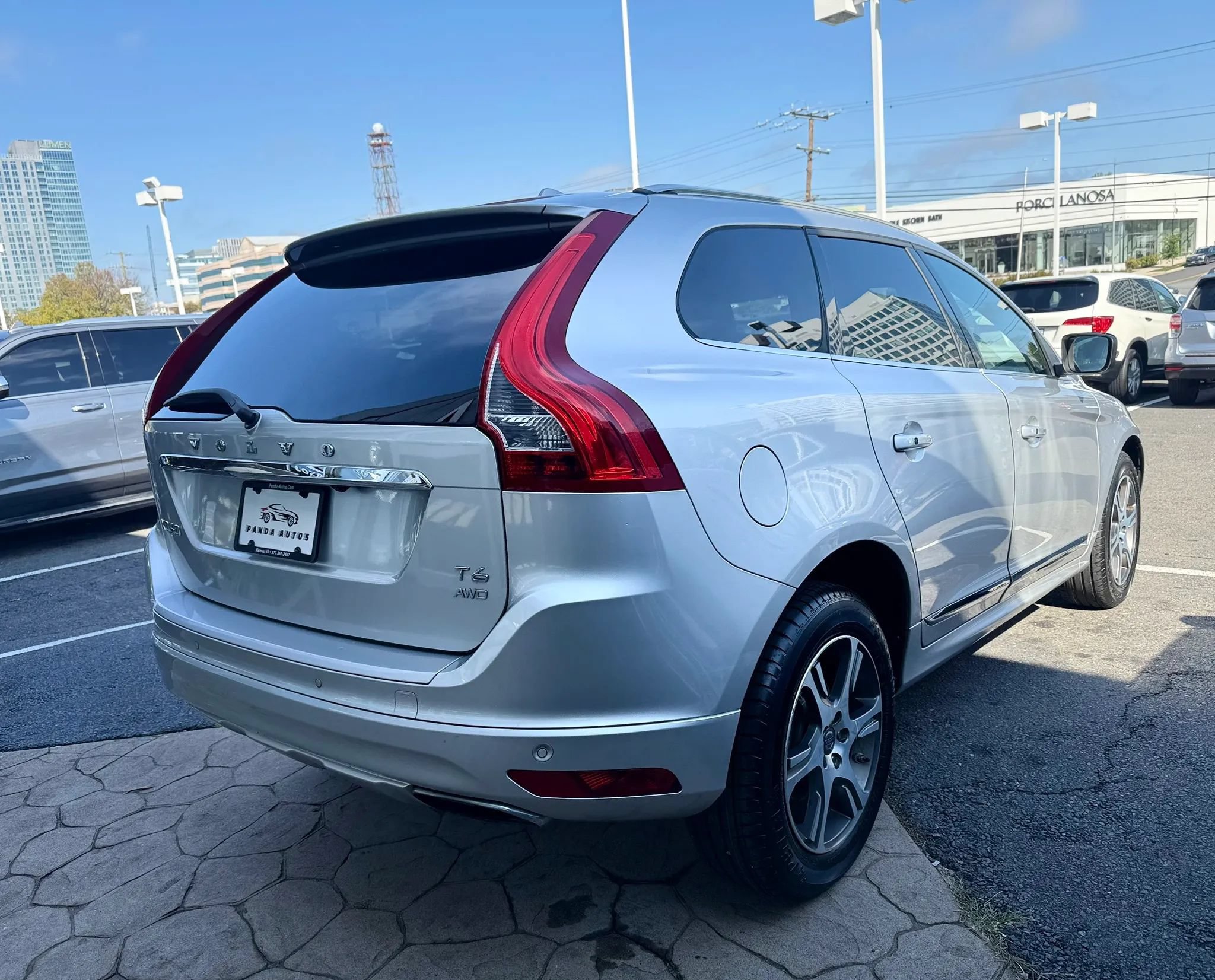 Used 2014 Volvo XC60 T6 AWD/4WD image 6