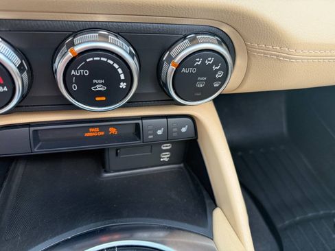 Used 2025 MAZDA MX-5 Miata Grand Touring w/ Weather Package RWD image 32