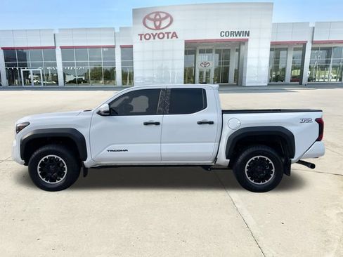 Used 2024 Toyota Tacoma TRD Off-Road w/ TRD Off Road Upgrade Package AWD/4WD image 2