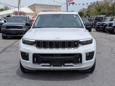 Used 2023 Jeep Grand Cherokee L Overland w/ Advanced Protech Group III AWD/4WD image 3