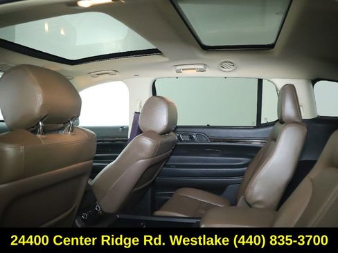 Used 2013 Lincoln MKT AWD image 15