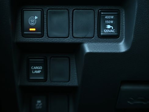 Used 2024 Nissan Frontier SL w/ Technology Package image 25