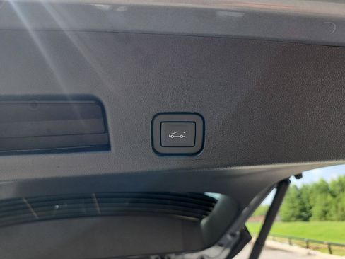 New 2026 GMC Acadia AT4 w/ Luxury Package AWD/4WD image 8
