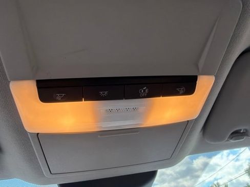 Used 2024 Nissan Sentra SV FWD image 19