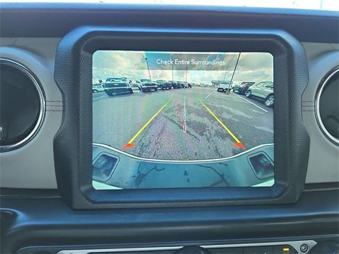 Used 2021 Jeep Gladiator Overland image 23