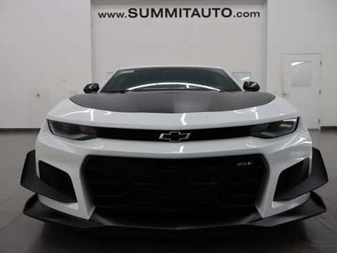 Used 2019 Chevrolet Camaro ZL1 RWD image 21