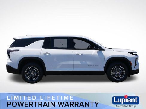 Used 2024 Chevrolet Traverse LS AWD/4WD image 2