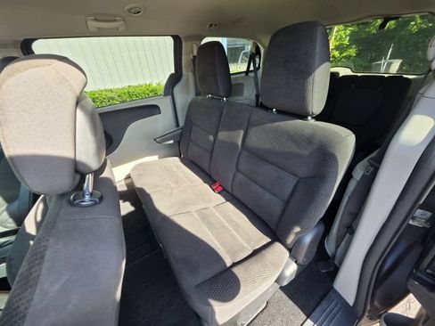 Used 2017 Dodge Grand Caravan SE w/ Power Window Group FWD image 19