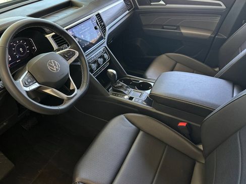 Used 2023 Volkswagen Atlas SE w/ Black Wheel Package FWD image 10