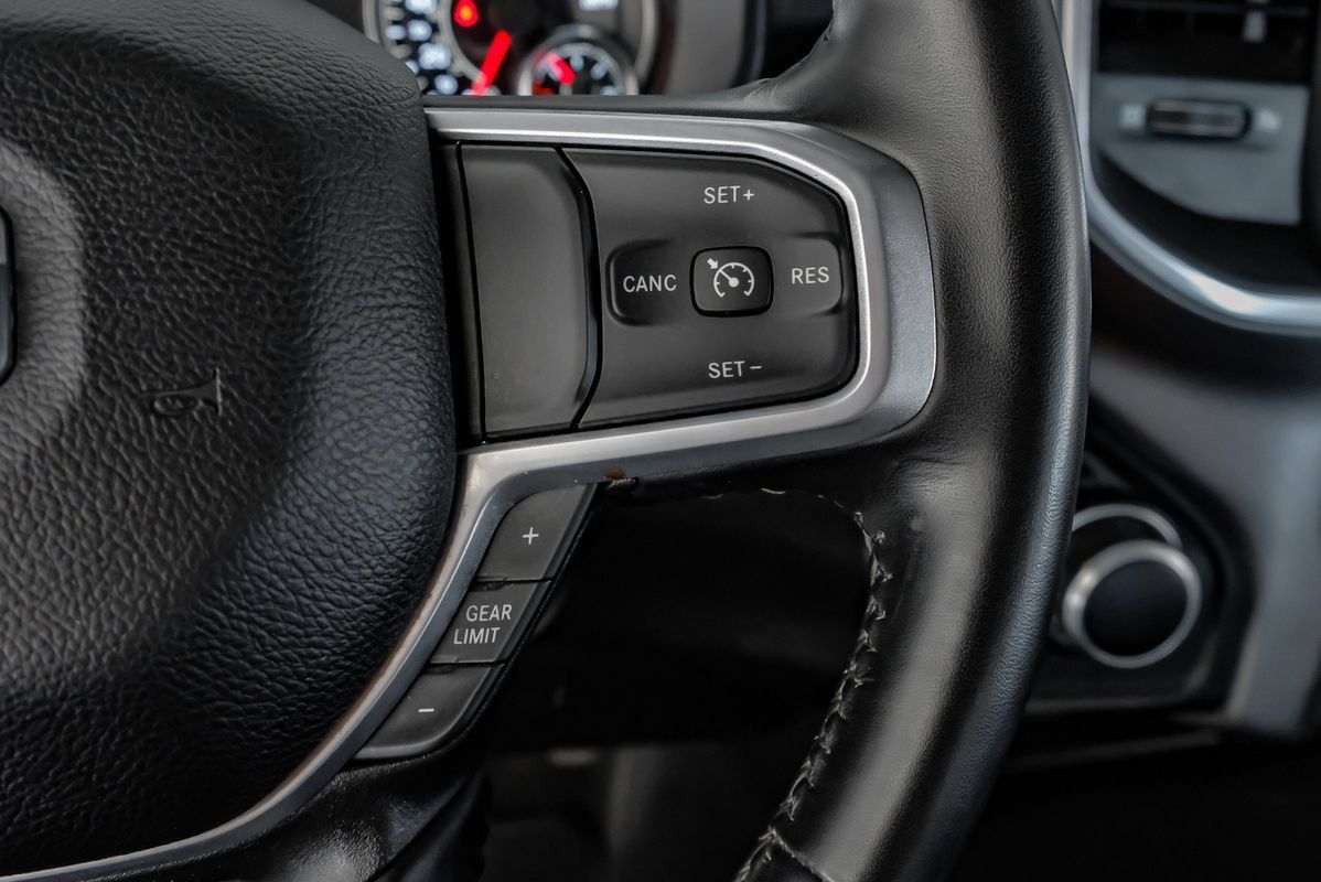 Used 2024 RAM 2500 Big Horn AWD/4WD image 25