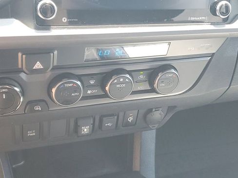 Used 2021 Toyota Tacoma TRD Sport AWD/4WD image 27