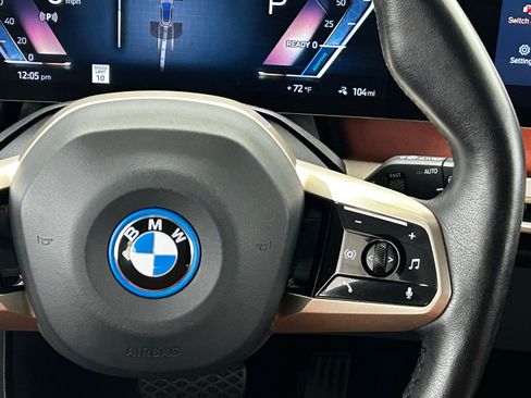 Used 2023 BMW iX xDrive50 w/ Premium Package AWD/4WD image 13