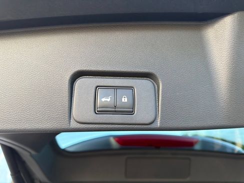 Used 2021 Nissan Rogue Platinum AWD/4WD image 18