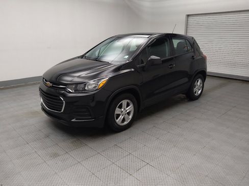 Used 2020 Chevrolet Trax LS image 2