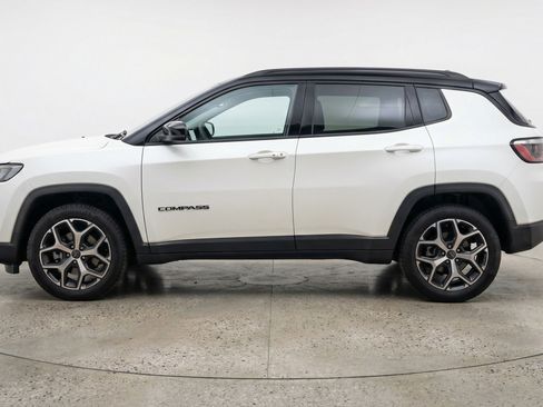 Used 2025 Jeep Compass Limited AWD/4WD image 5