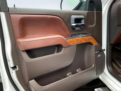 Used 2017 Chevrolet Silverado 1500 High Country image 24