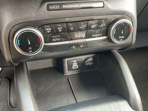 Used 2025 Ford Escape ST-Line image 25