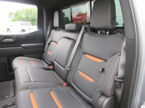 Certified 2025 GMC Sierra 1500 AT4 w/ AT4 Premium Package AWD/4WD image 24