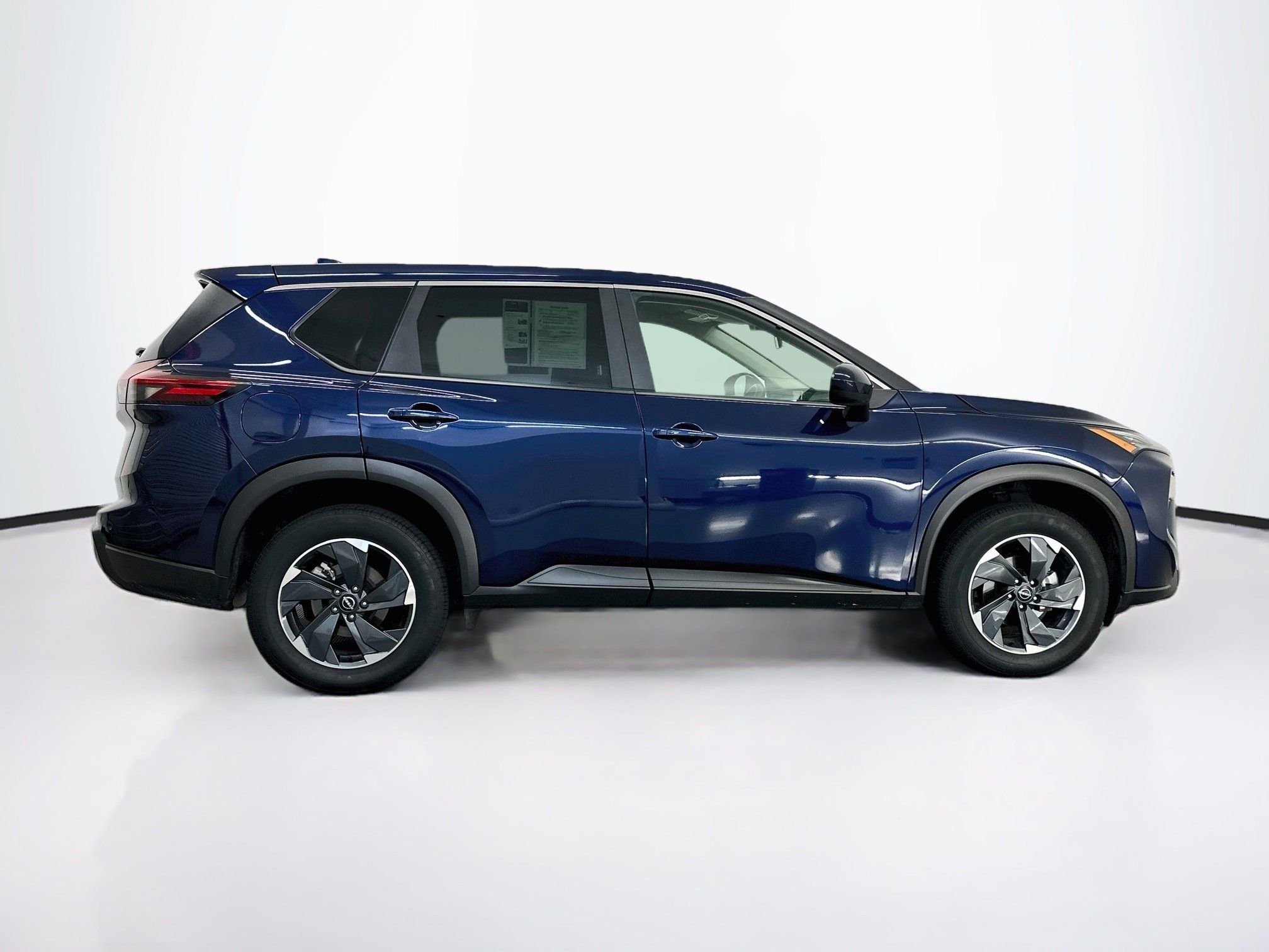 Used 2025 Nissan Rogue SV AWD/4WD image 10