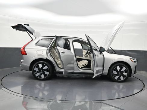 Certified 2025 Volvo XC60 T8 Plus w/ Protection Package Premier AWD/4WD image 34