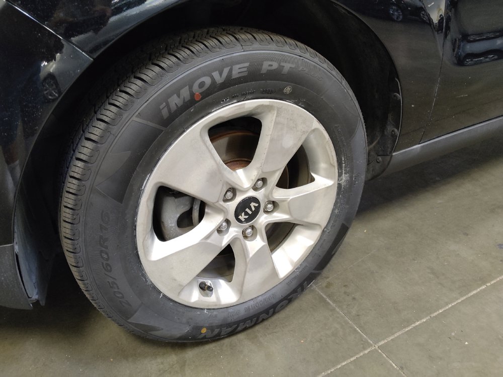 Used 2017 Kia Soul FWD image 31