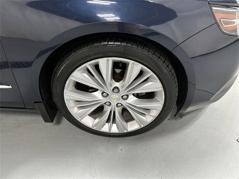 Used 2016 Chevrolet Impala LTZ w/ Enhanced Convenience Package image 19