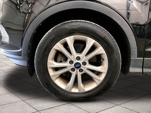 Used 2018 Ford Escape SE w/ SE Sync 3 Package image 8