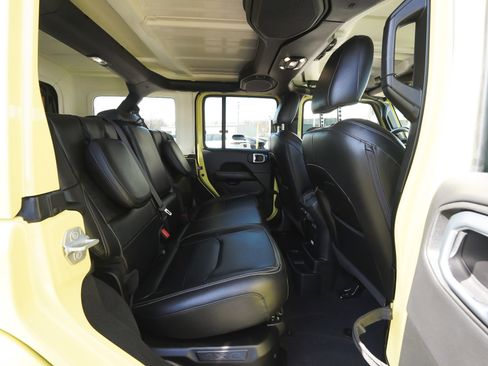 Used 2023 Jeep Wrangler Unlimited Sahara w/ Cold Weather Group image 36