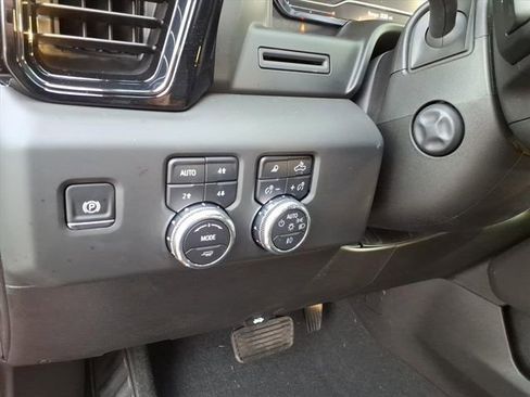 Used 2025 GMC Sierra 1500 AT4 w/ AT4 Premium Package AWD/4WD image 30